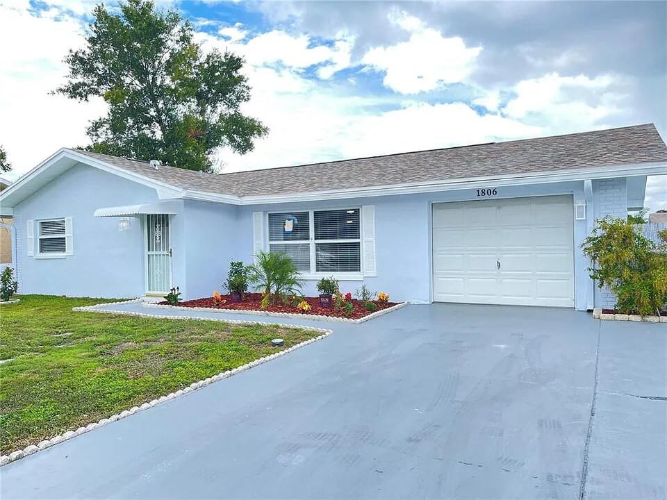 1806 Ironwood Ct W in Oldsmar, FL - Building Photo