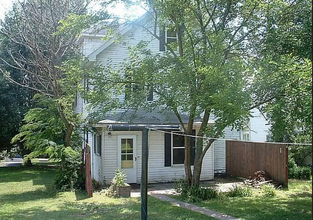 1425 Philadelphia St in Indiana, PA - Building Photo - Building Photo