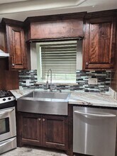 209 Florence St in West Orange, TX - Building Photo - Building Photo