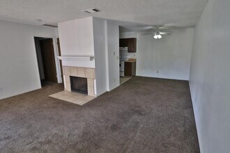 4504 N Valentine Ave in Fresno, CA - Foto de edificio - Building Photo