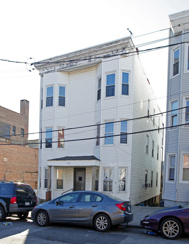 120 Downing St in Yonkers, NY - Building Photo - Building Photo