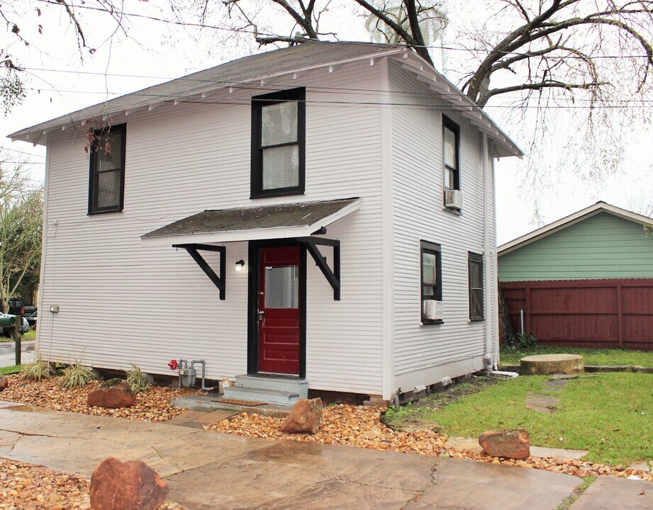 102 Jeffries St Photo