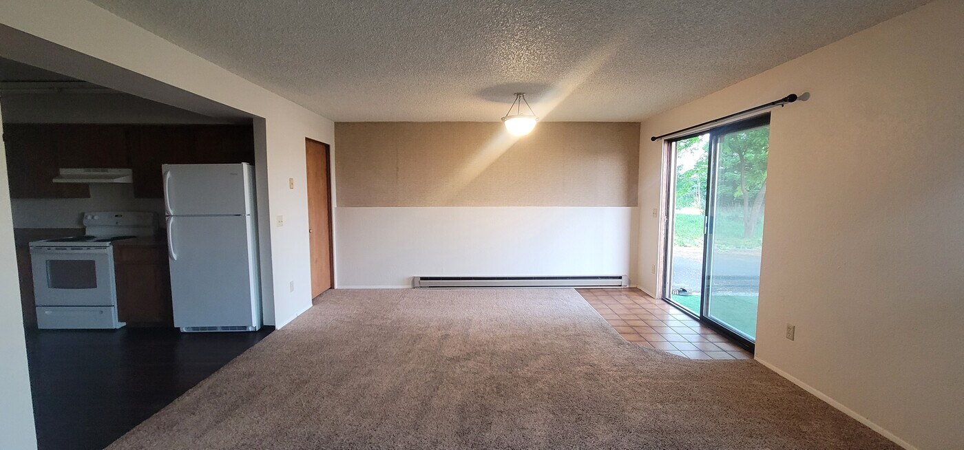 242 NW Sunrise Dr in Pullman, WA - Building Photo