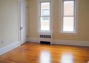 82 Valley Rd in Montclair, NJ - Foto de edificio - Building Photo