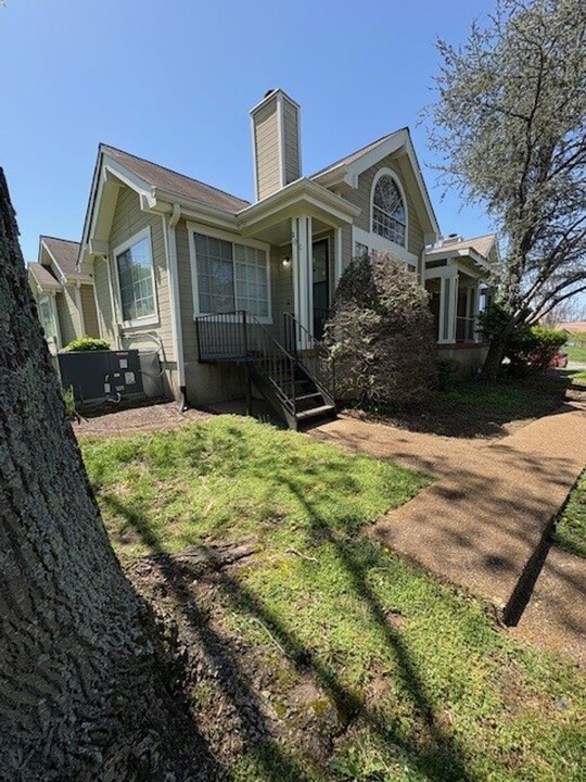 129 Cherry Hill Dr in Hendersonville, TN - Building Photo