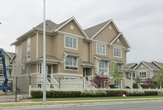 Charterhouse at Hampton Cove in Delta, BC - Building Photo - Building Photo