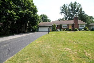 8709 Nottingham Terrace in Buffalo, NY - Building Photo