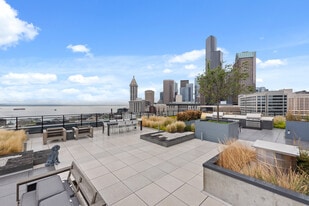 450 S Main St, Unit 505 in Seattle, WA - Building Photo