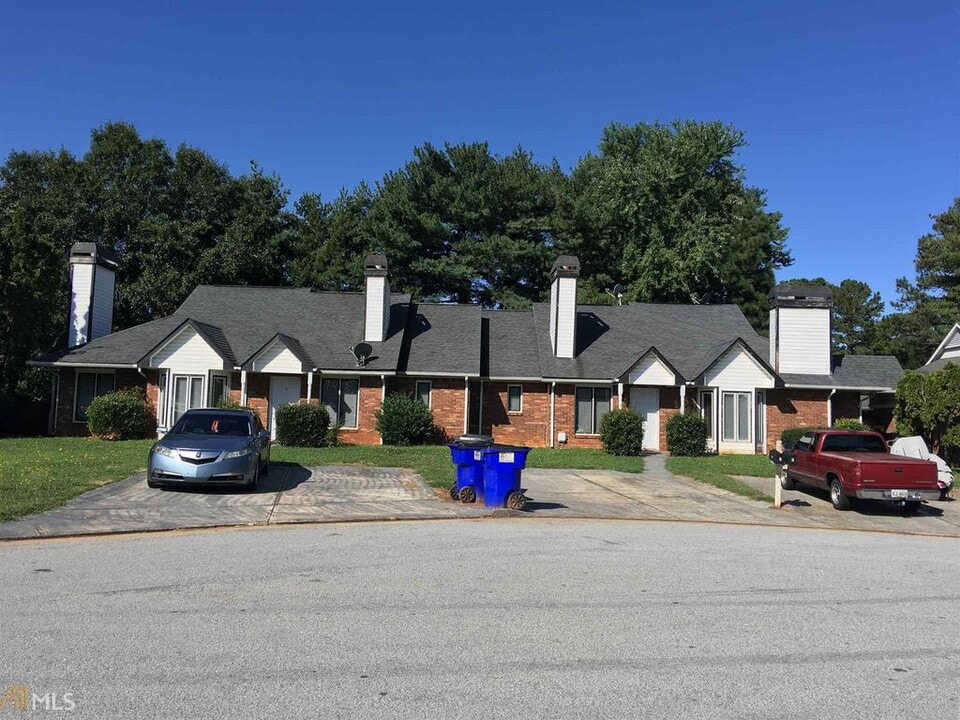 2790 Country Ct SE, Unit C in Conyers, GA - Foto de edificio