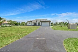2544 39th Ave NE in Naples, FL - Building Photo - Building Photo