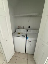 7978 SW 166th Pl in Miami, FL - Foto de edificio - Building Photo