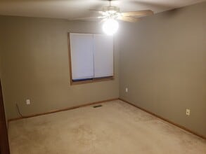 1208 Koestner St, Unit 6 in Burlington, IA - Building Photo - Building Photo