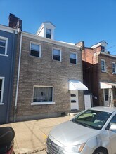 1918 Sarah St, Unit 1918 Sarah Street #2 in Pittsburgh, PA - Foto de edificio - Building Photo