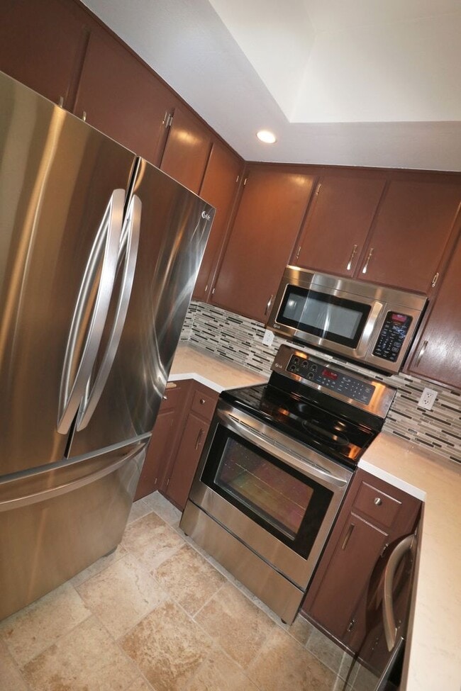 2150 Camino De La Reina in San Diego, CA - Building Photo - Building Photo