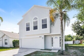5840 Lake Front Dr in Wesley Chapel, FL - Foto de edificio - Building Photo