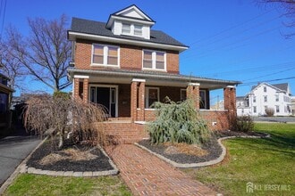 400 Stockton St in Hightstown, NJ - Building Photo - Building Photo