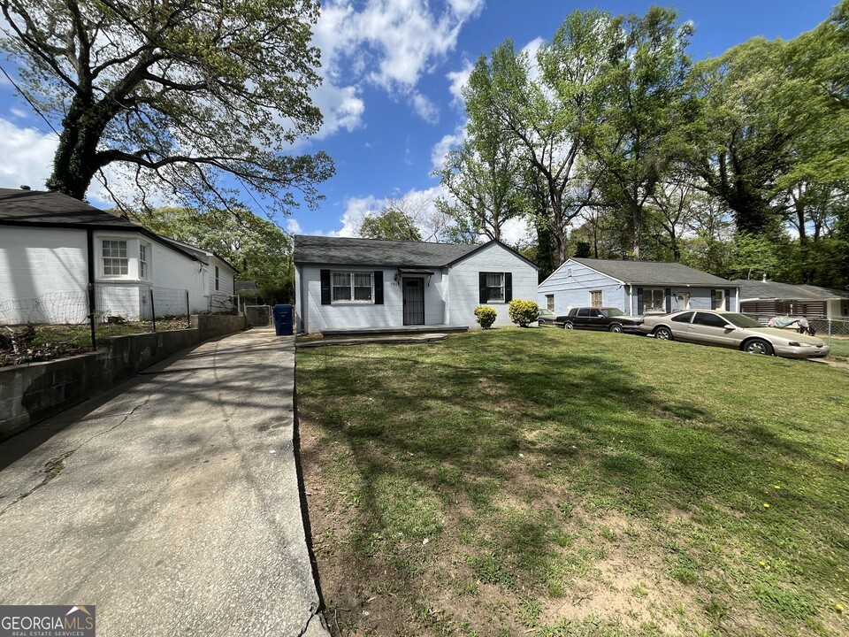 1367 Elizabeth Ave SW in Atlanta, GA - Building Photo