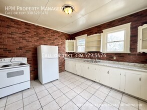 1214 Tremont Ave SW in Massillon, OH - Building Photo - Building Photo