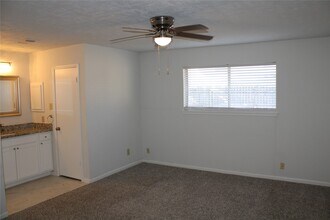 819 Walbrook Dr in Houston, TX - Building Photo - Building Photo