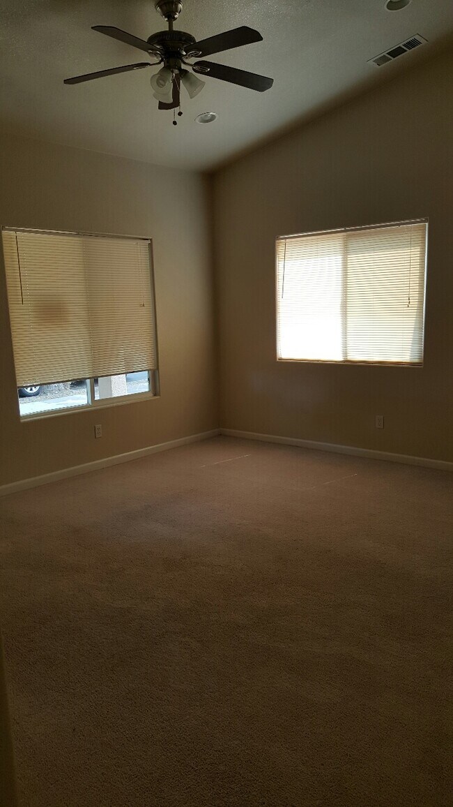 Tuolumne/Yosemite Duplex in Modesto, CA - Building Photo - Building Photo