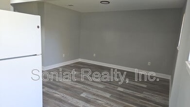 924 Deslonde St in New Orleans, LA - Building Photo - Building Photo