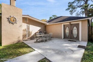 1043 Green Rd in Rockledge, FL - Building Photo