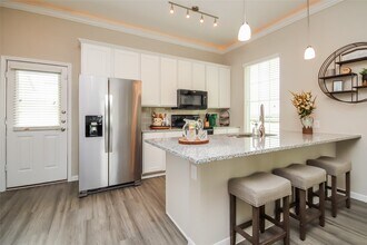 19006 Yellow Bells Wy in Rosharon, TX - Foto de edificio - Building Photo