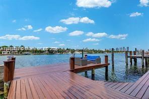 56 S Hibiscus Dr in Miami Beach, FL - Foto de edificio - Building Photo