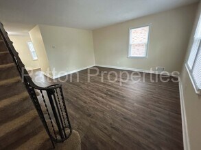 7032 Fairmont Rd in Columbia, SC - Building Photo - Building Photo