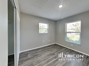 36437 Bristol Cir in Grand Island, FL - Building Photo - Building Photo