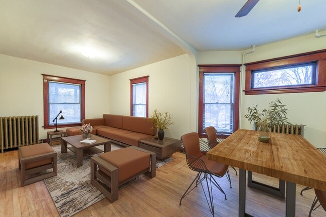 803-803 5th Ave SE in Minneapolis, MN - Building Photo - Building Photo