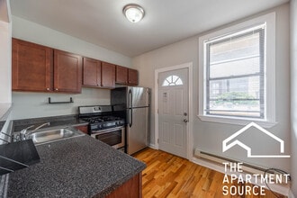 4418 N Wolcott Ave, Unit 3B in Chicago, IL - Foto de edificio - Building Photo