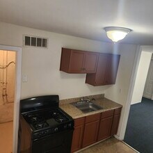 139 Cannon Rd in East Hartford, CT - Building Photo - Building Photo
