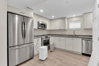 616 NW 22nd Ave-Unit -620 in Portland, OR - Building Photo - Building Photo