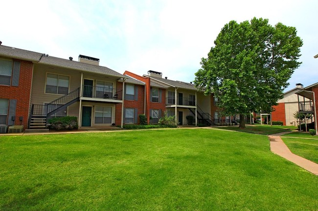 Willow Creek Apartments in Oklahoma City, OK - Building Photo - Building Photo