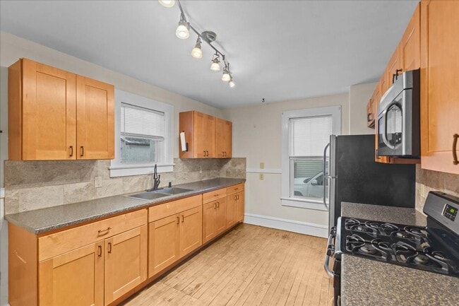 23 West Ln in Winooski, VT - Foto de edificio - Building Photo