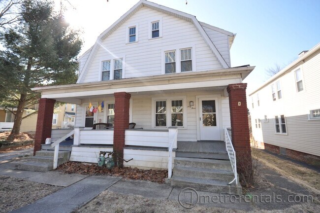 63-65-65 E Como Ave in Columbus, OH - Building Photo - Building Photo