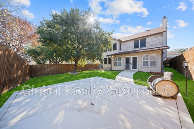 11016 Forest Shower in Live Oak, TX - Building Photo - Building Photo