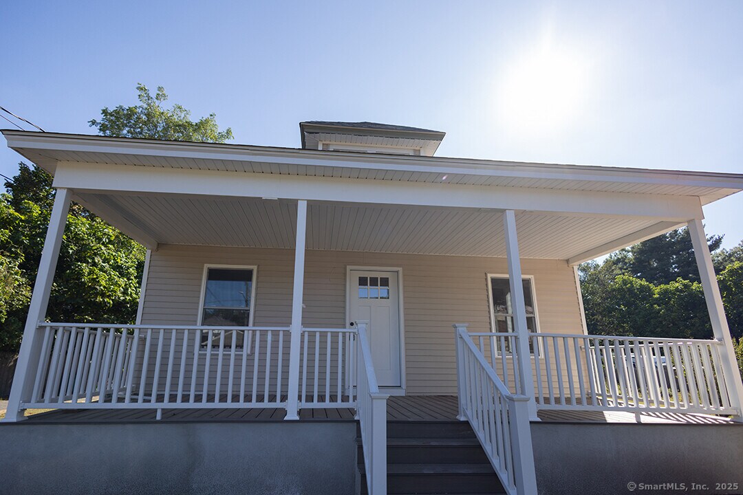 1172 Meriden-Waterbury Turnpike in Cheshire, CT - Building Photo