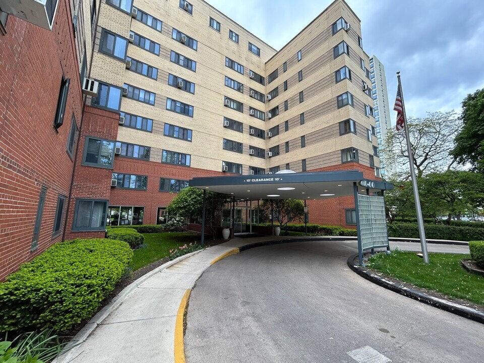5056 N Marine Dr in Chicago, IL - Foto de edificio