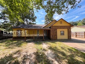5787 Northland Dr in Millington, TN - Building Photo