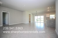 108 SW 34th Ln in Cape Coral, FL - Foto de edificio - Building Photo