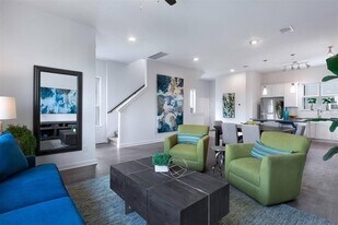 445 Leo Ln in Leander, TX - Building Photo