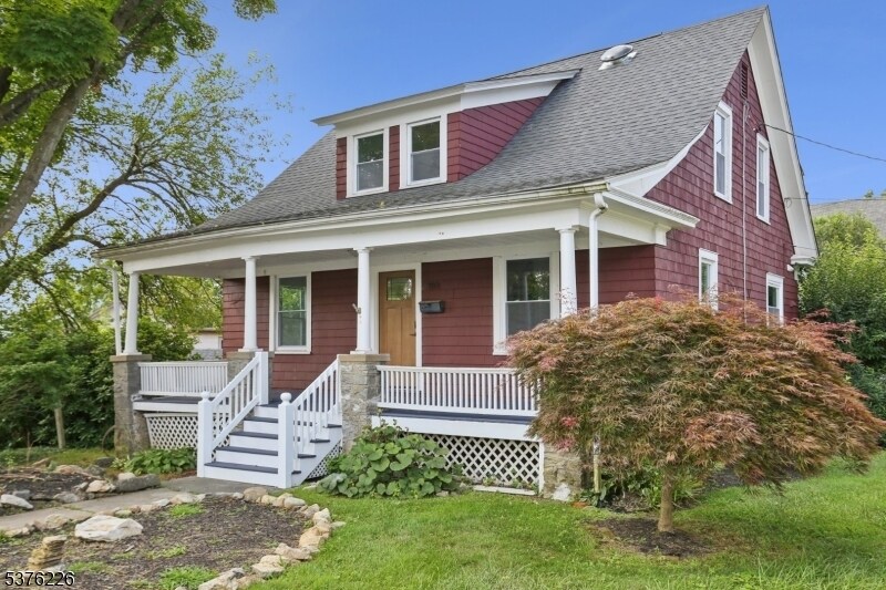 702 Washington St in Hackettstown, NJ - Building Photo