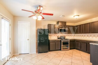 7811 Cedar View St in Baytown, TX - Building Photo - Building Photo