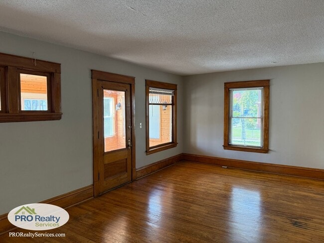 100 W 36th St in Minneapolis, MN - Building Photo - Building Photo