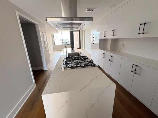 912 F St NW in Washington, DC - Building Photo - Building Photo
