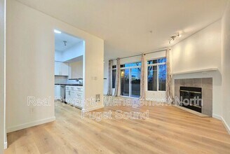 18930 Bothell Everett Hwy in Bothell, WA - Foto de edificio - Building Photo