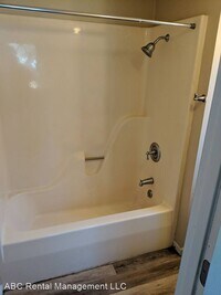 914 Barnard St photo'