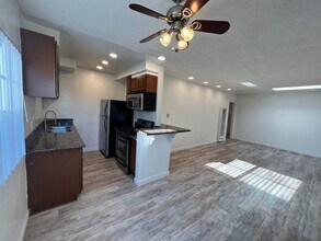 12727 Matteson Ave, Unit 7 in Los Angeles, CA - Building Photo - Building Photo